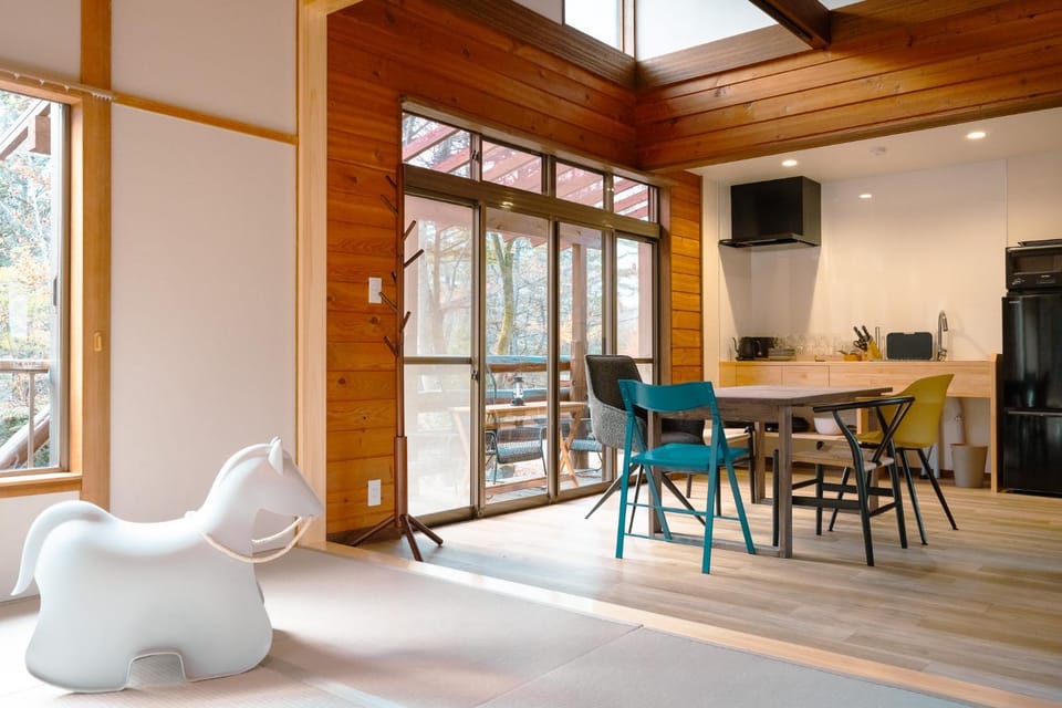 View (from property/room), Balcony/Terrace, Kitchen or kitchenette, Living room, Photo of the whole room, Dining area, children, furniture, kitchen