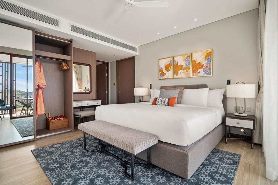 Bed, Bedroom, wardrobe, air conditioner