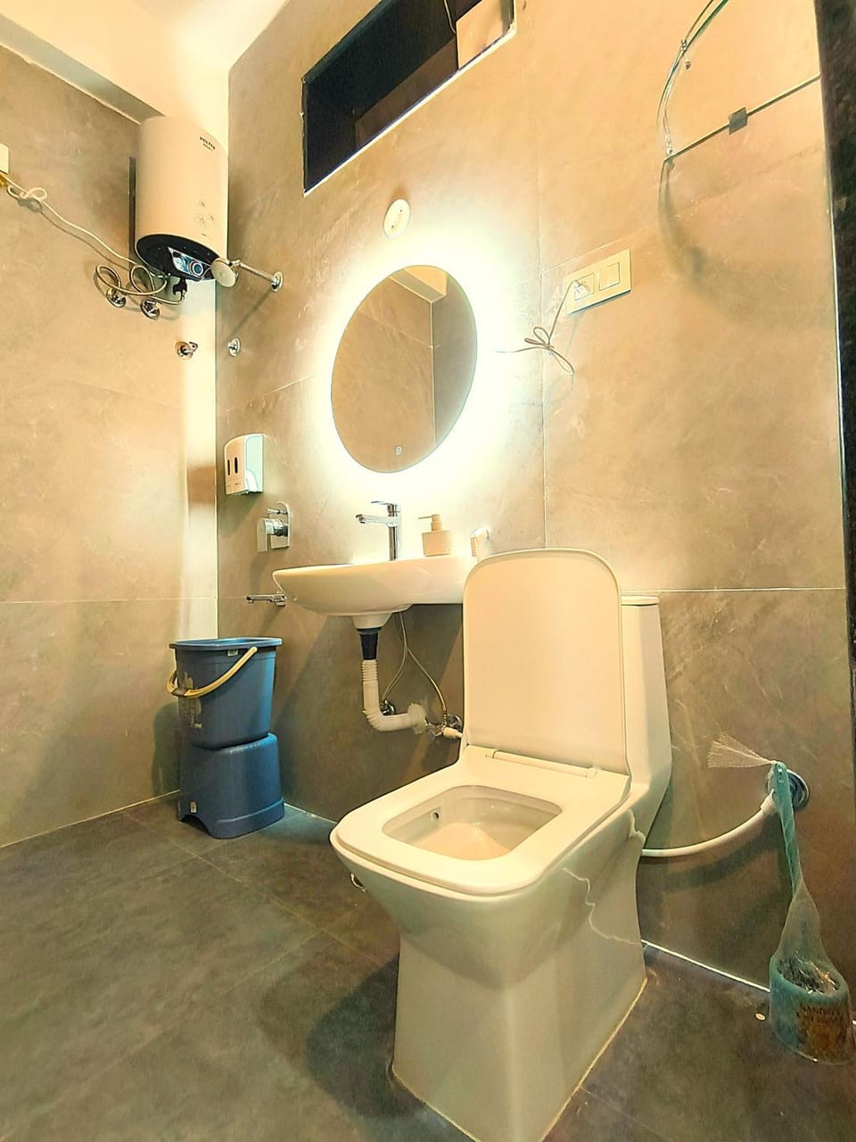 Lavish New 2BHK in Kondapur Central 1S Apartment in Hyderabad