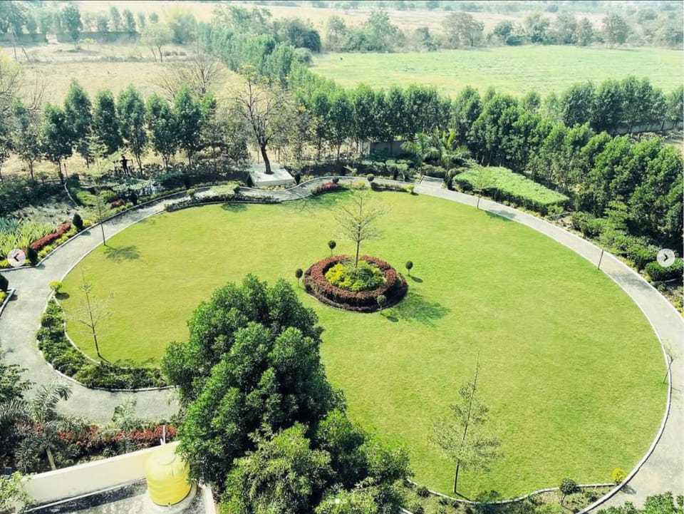 Silver Green Villa with Garden and Bath Tub Villa in Maharashtra