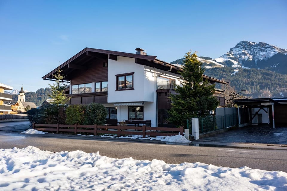 Property building, Day, Winter