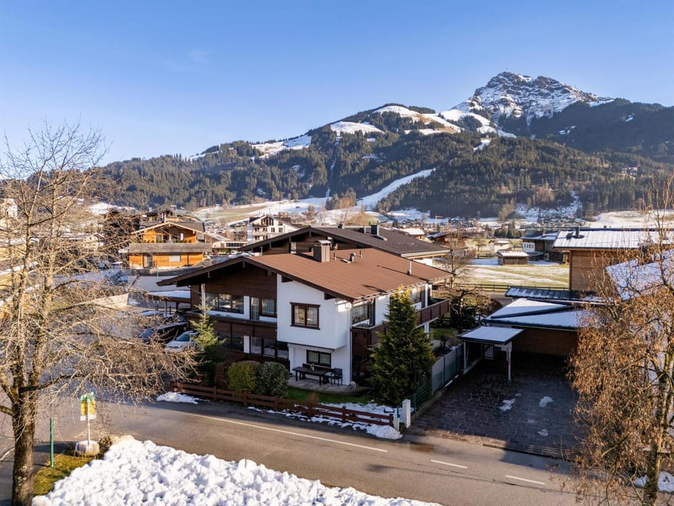 Property building, Winter