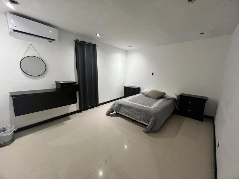 Beautiful large central house 500Mbps WiFi House in Brownsville