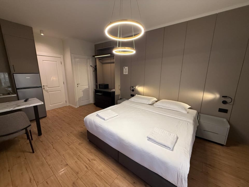 Bed, Kitchen or kitchenette, Photo of the whole room, Bedroom, towels, wardrobe