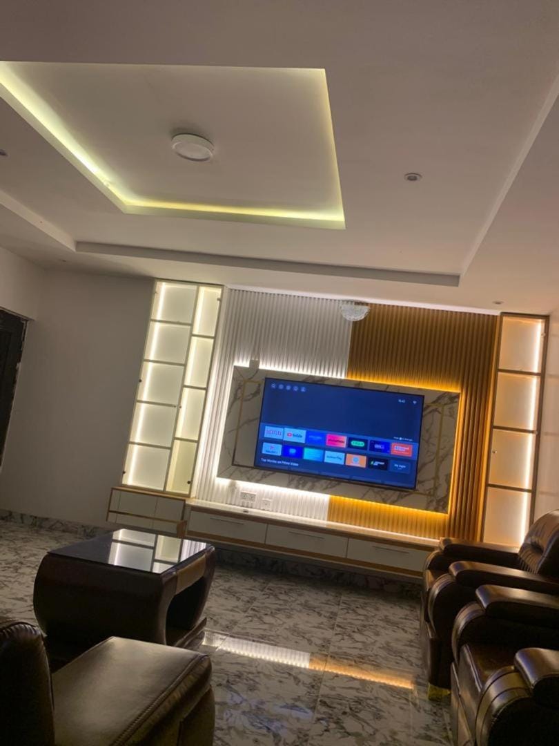 Cee&Tee ABK BG 2 BRM flat 247 SOLAR Powered AC Apartment in Nigeria