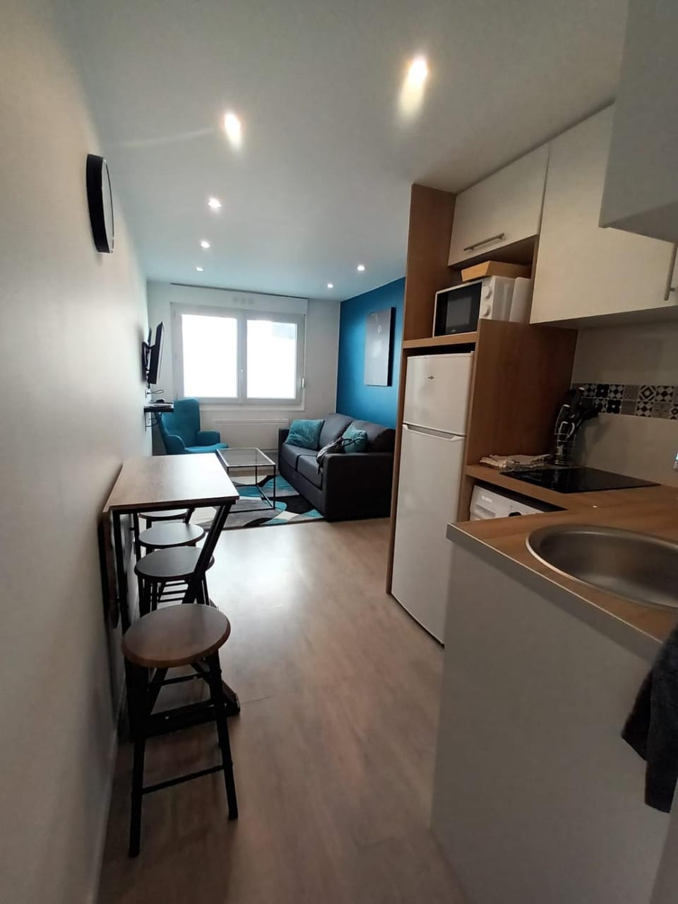 Kitchen or kitchenette, Living room, Dining area, stove