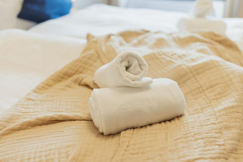 Bed, Photo of the whole room, Bedroom, towels