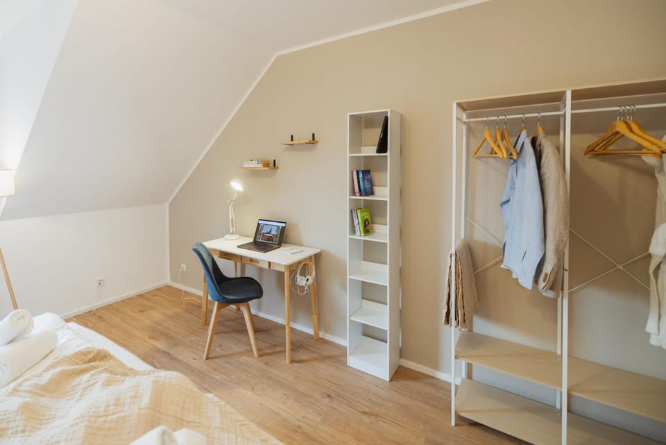 Bed, Photo of the whole room, towels, wardrobe