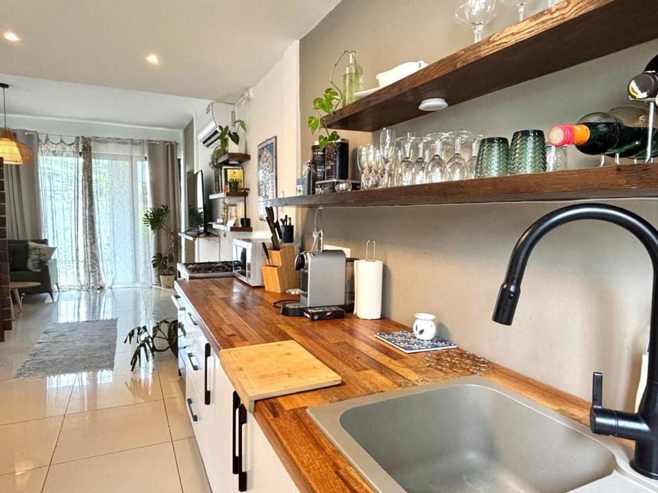 Atypical loft, pool and beach 2 mins away Apartment in Grand Baie