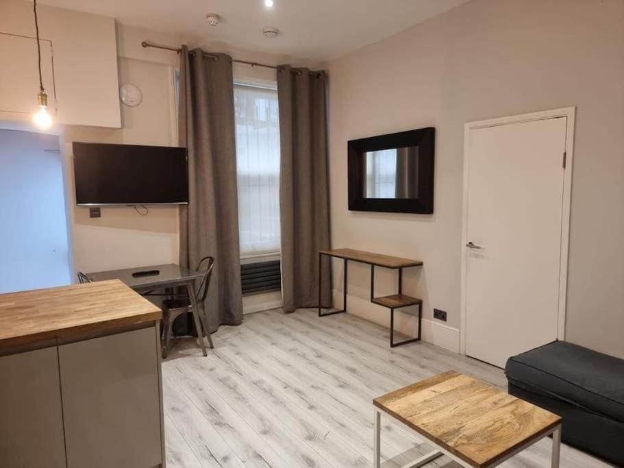 3 min walk to Notting Hill - Basement floor. Apartment in City of Westminster