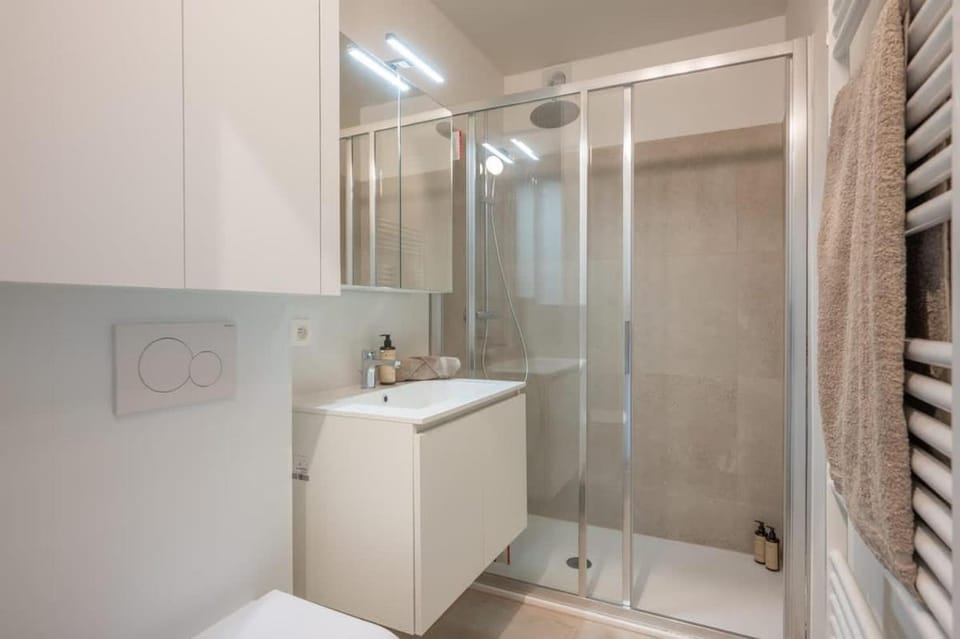 Shower, Bathroom