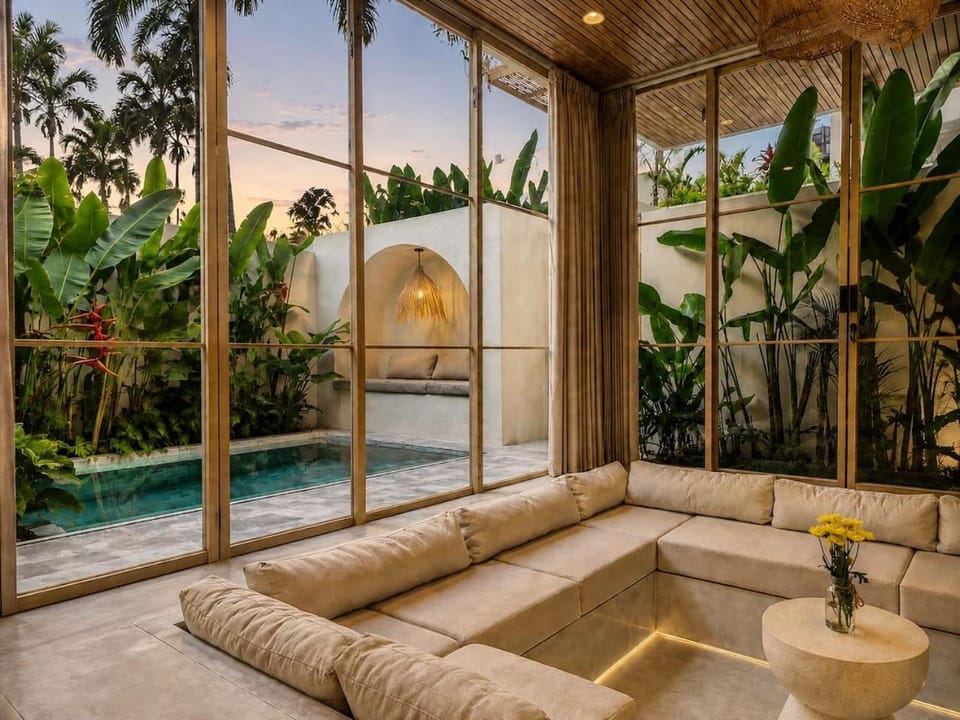 New Tropical Villa - Private Pool & Sunset rooftop Villa in Bali