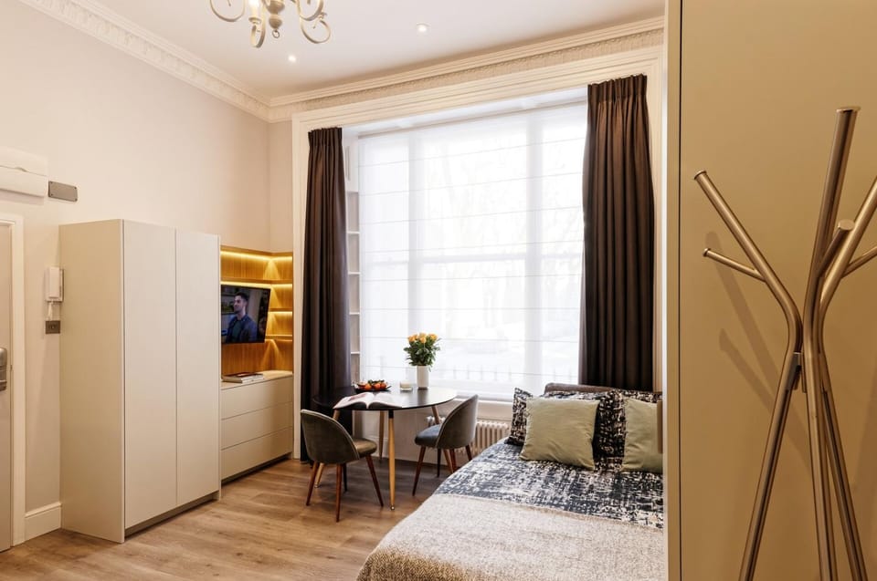 Nice classy Ground floor studio 3 min Notting Hill Apartment in City of Westminster