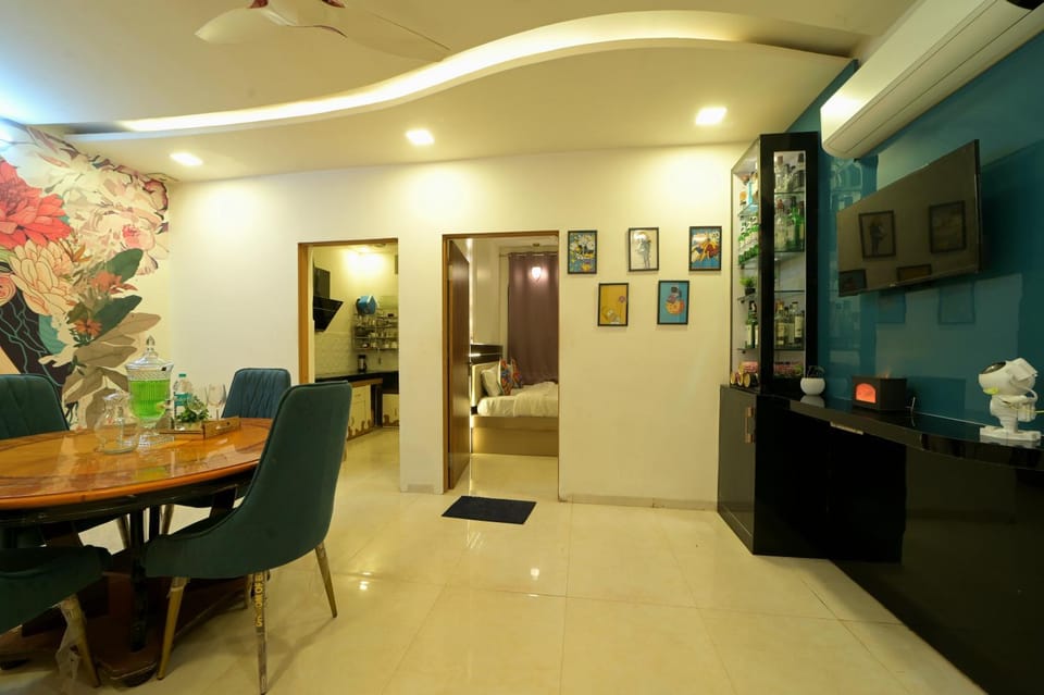 Seating area, Dining area