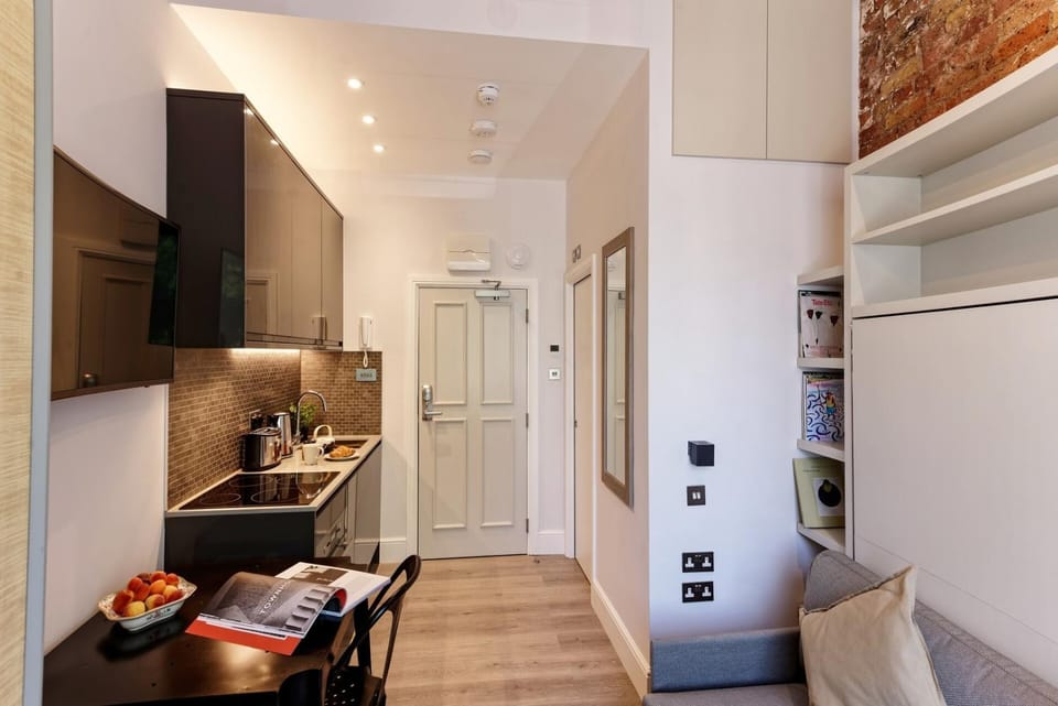 Studio in a grand Victorian townhouse Apartment in City of Westminster