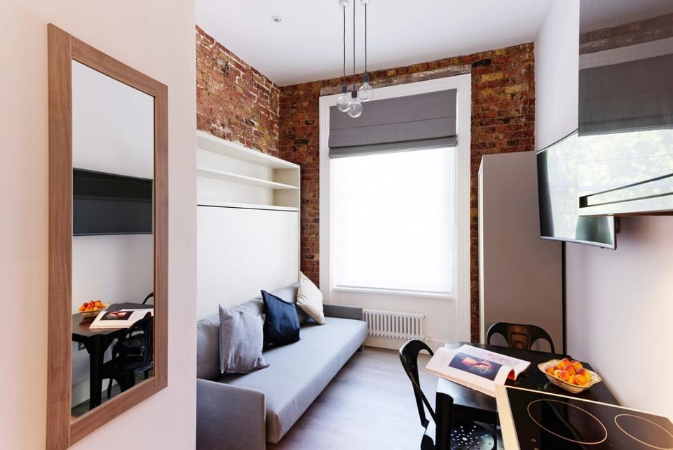 Studio in a grand Victorian townhouse Apartment in City of Westminster