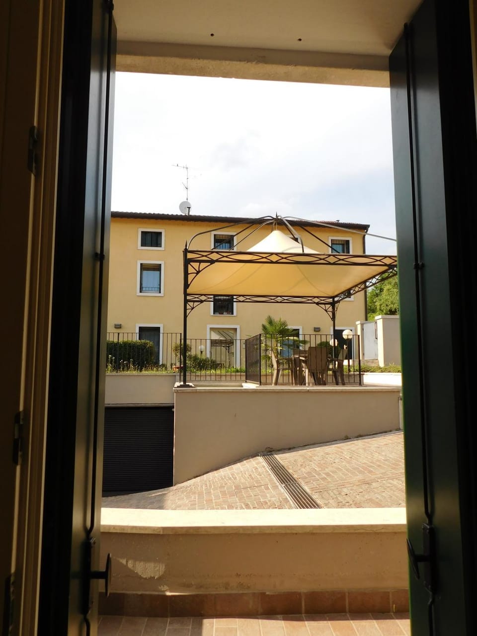 Inner courtyard view