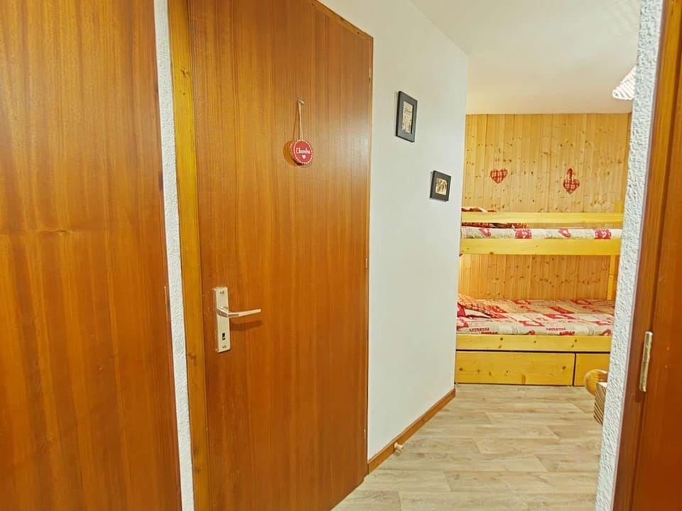 Appt 2 pièces, 6 couchages, 900m télécabine, parking - FR-1-241-52 Cabin in Le Grand-Bornand