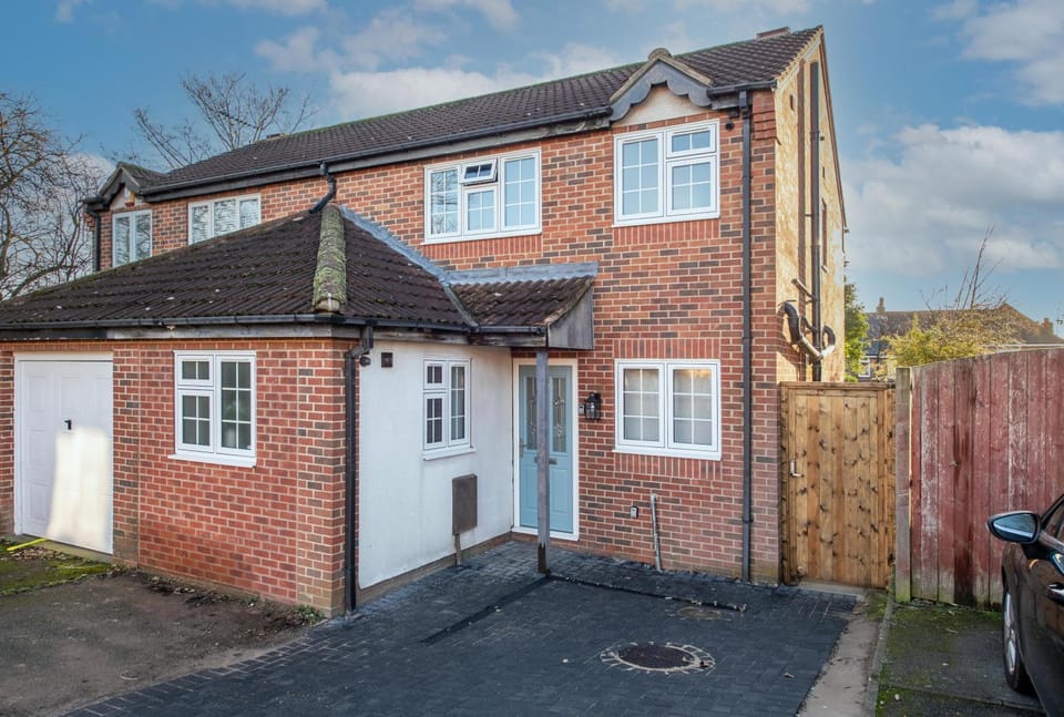 4 Bedroom Family & Contractor House in Colwick, Nottingham - Sleeps 8 - By CircleWay Homes House in Newark and Sherwood District