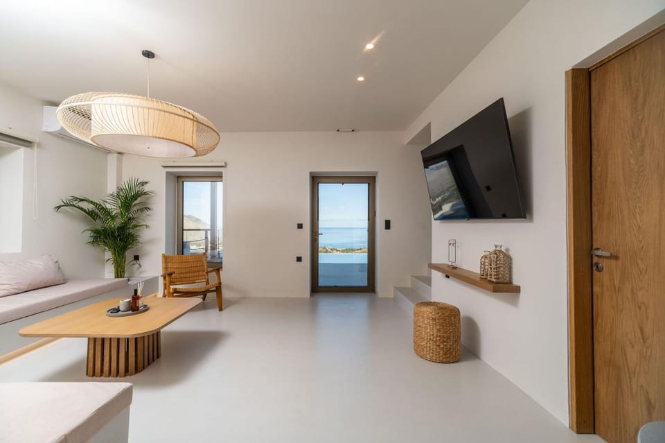 TV and multimedia, Living room, Sea view