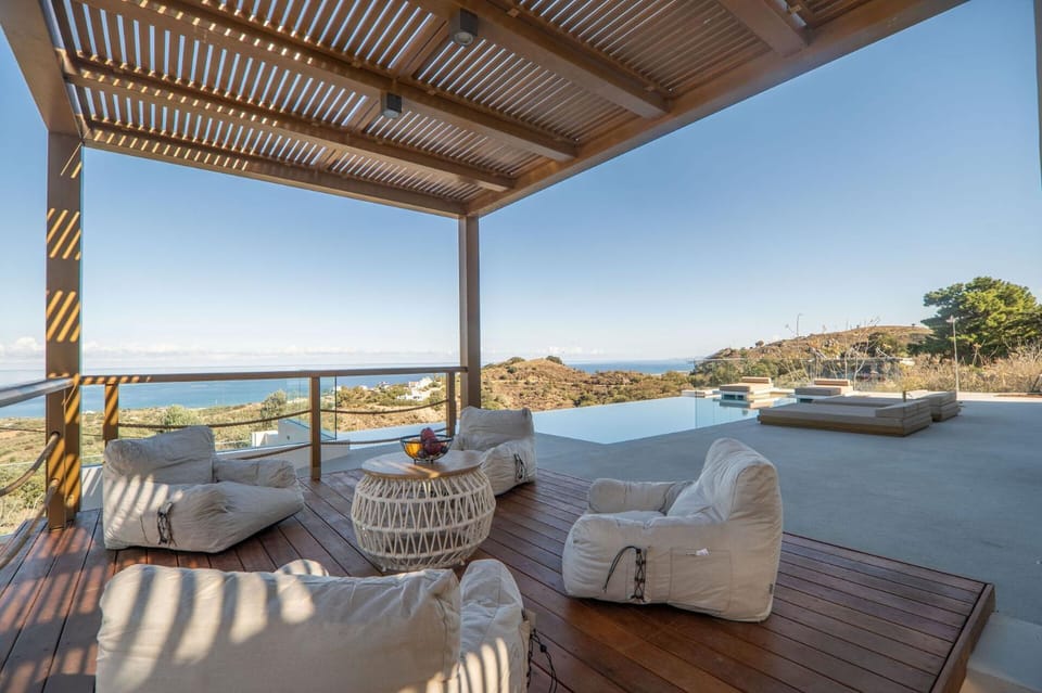 Patio, Pool view, Sea view, Swimming pool, sunbed