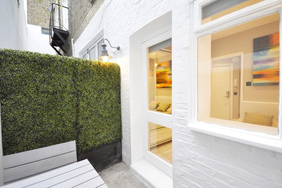 Nice property for only 1 guest with patio-Basement House in City of Westminster