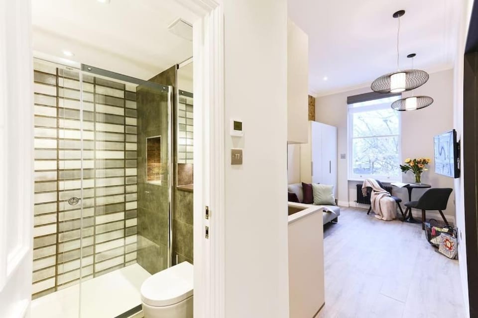 High ceilings studio premium quality & location. Apartment in City of Westminster