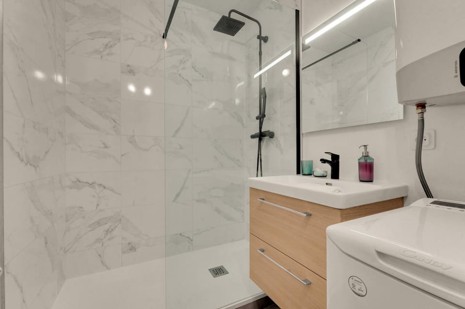 Shower, Bathroom