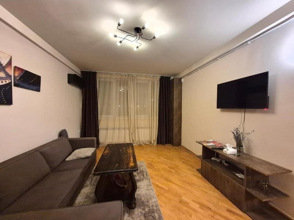 2комнатная квартира около Оперы Apartment in Yerevan