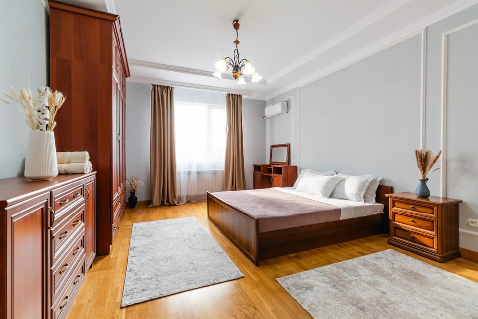 3-комн рядом с MEGA большая и элегантная 7 чел Apartment in Almaty