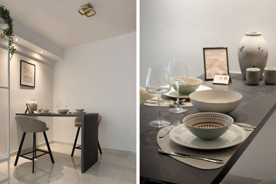 Living room, Food and drinks, Seating area, Dining area