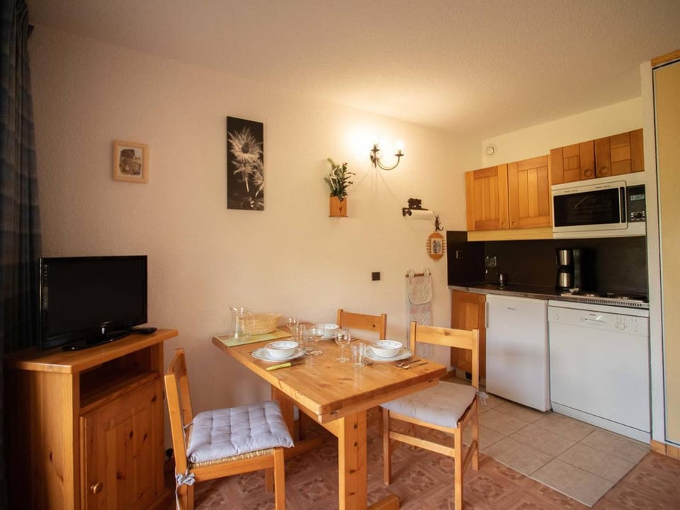 Studio cosy avec terrasse, accès direct pistes, animaux acceptés, parking en option - FR-1-291-737 Apartment in Les Avanchers-Valmorel