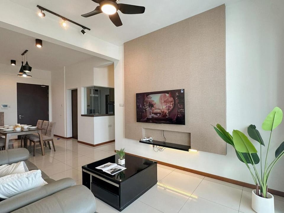 TV and multimedia, Living room, Seating area, Dining area