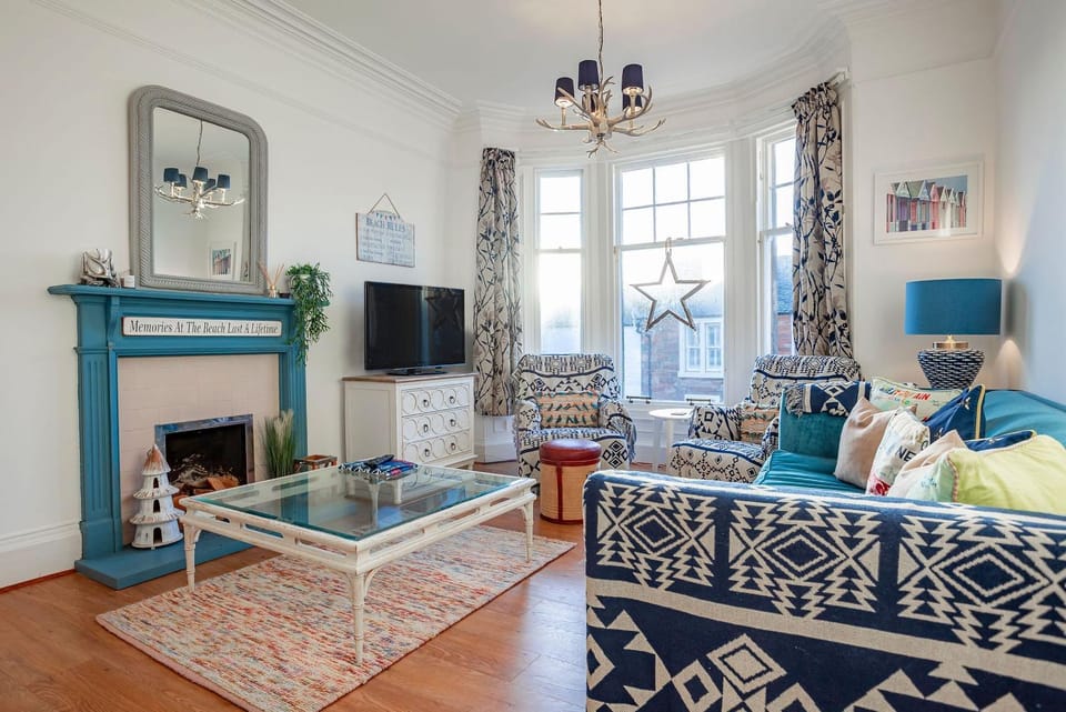 Communal lounge/ TV room, Living room