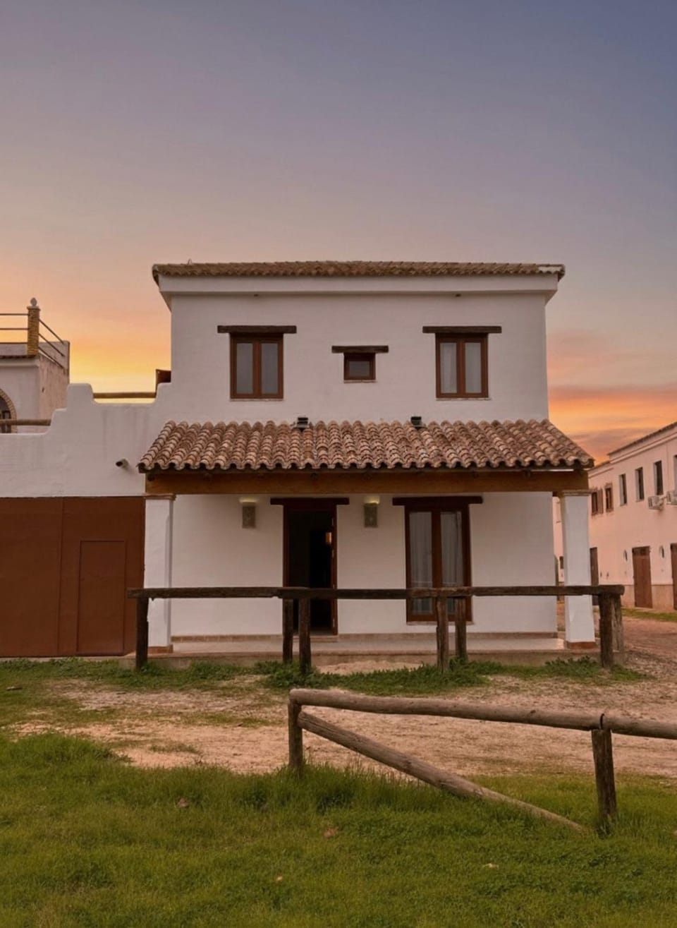 Property building, Facade/entrance, Landmark view