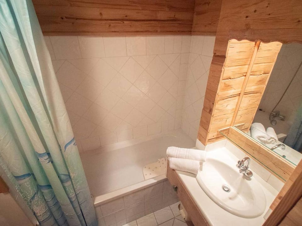 Valmorel: Appartement 3 Pièces, 6 Pers., WiFi, Balcon, Casier à Skis - FR-1-291-705 Apartment in Les Avanchers-Valmorel