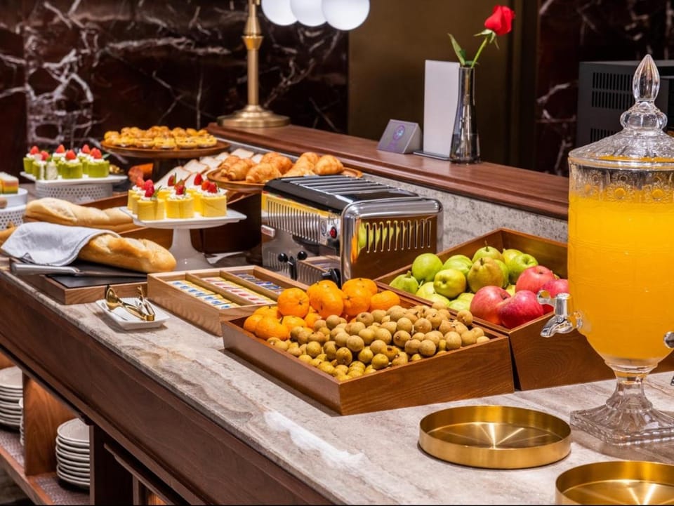 Breakfast, Buffet breakfast