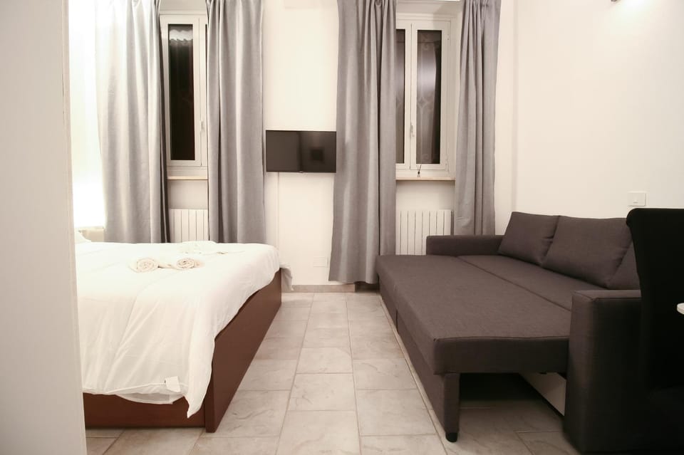 Bed, Living room, Photo of the whole room, Bedroom