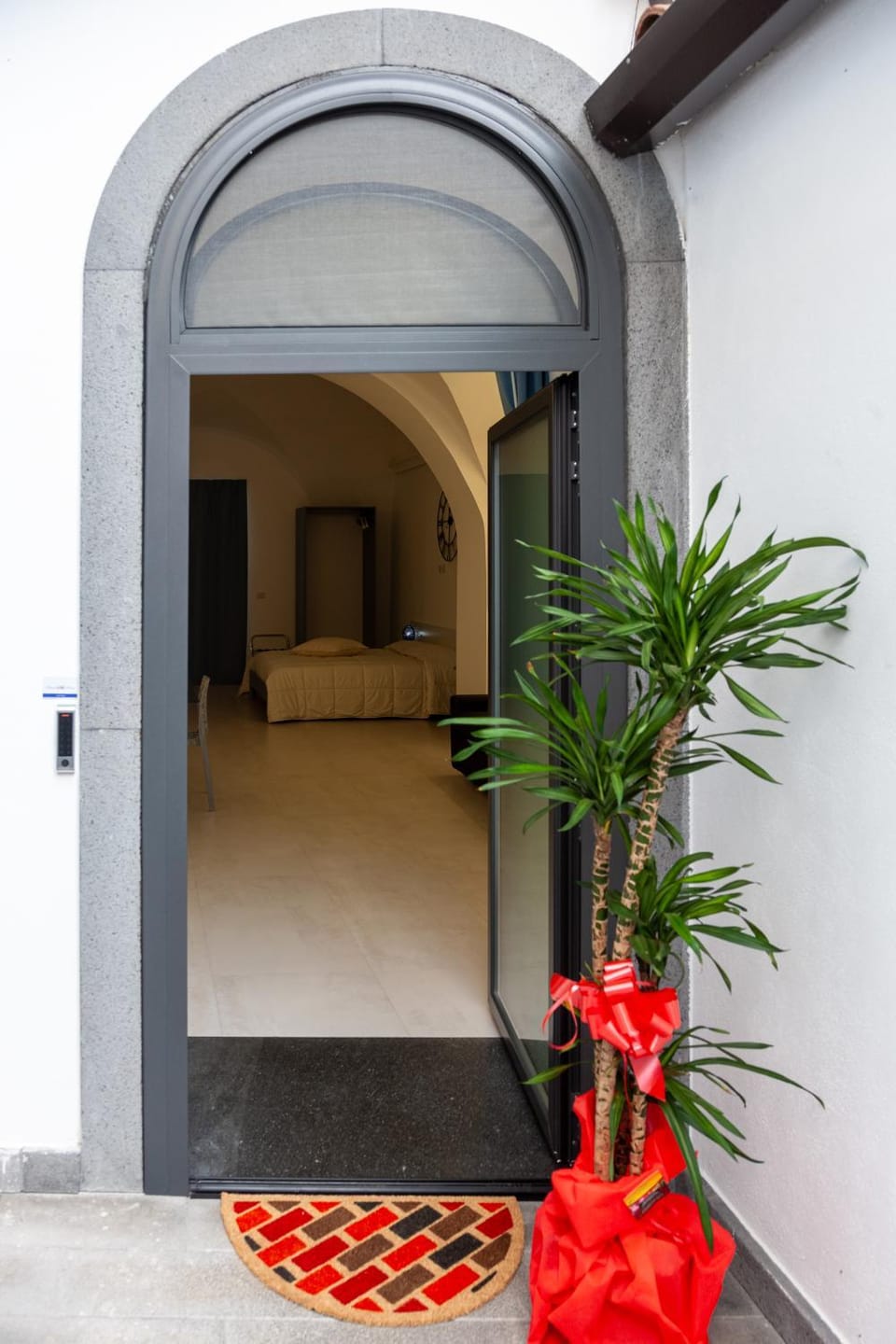 Facade/entrance