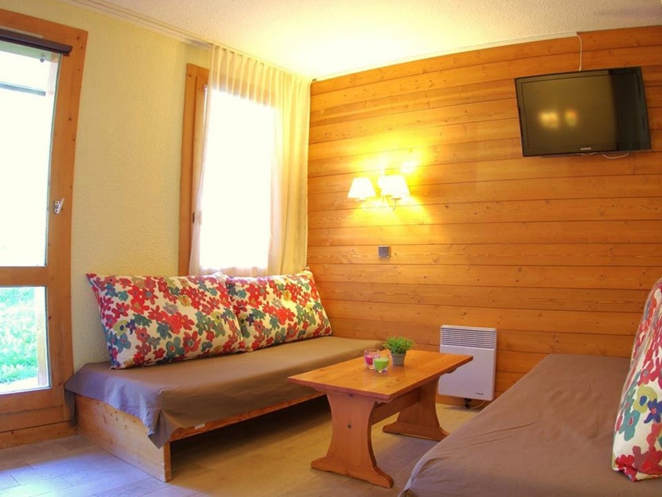 Studio divisible pour 4 pers avec terrasse, casier à skis à Valmorel - FR-1-291-757 Apartment in Les Avanchers-Valmorel