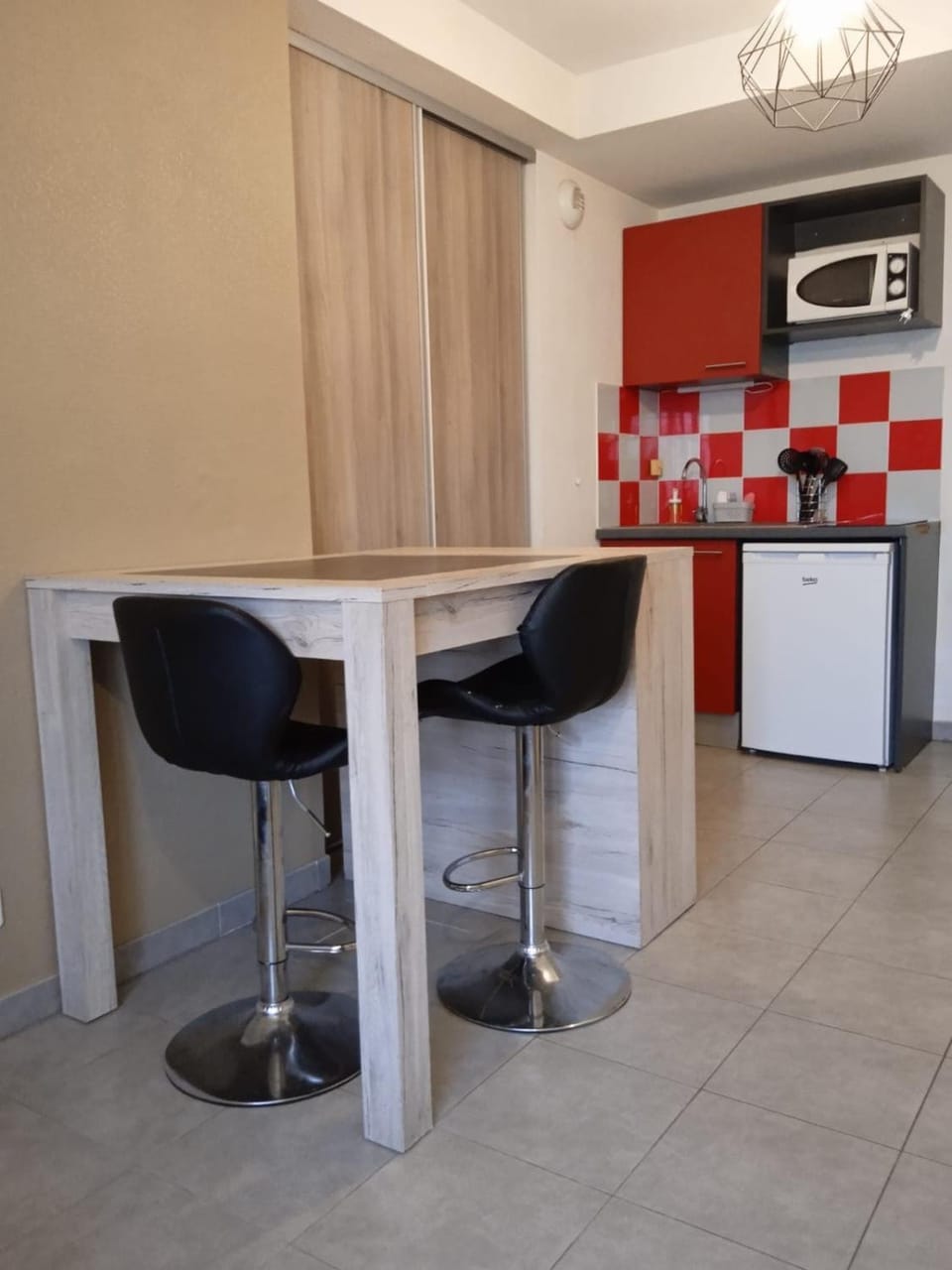Pleasant, cozy studio with pool 2 mins from Montpellier Apartment in Montpellier
