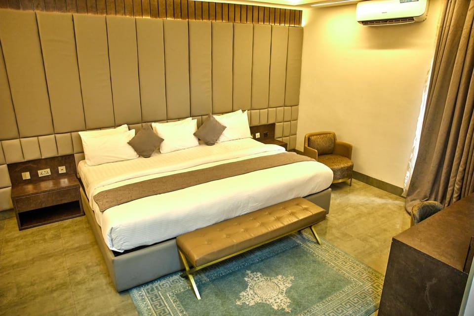 Bed, Bedroom, air conditioner