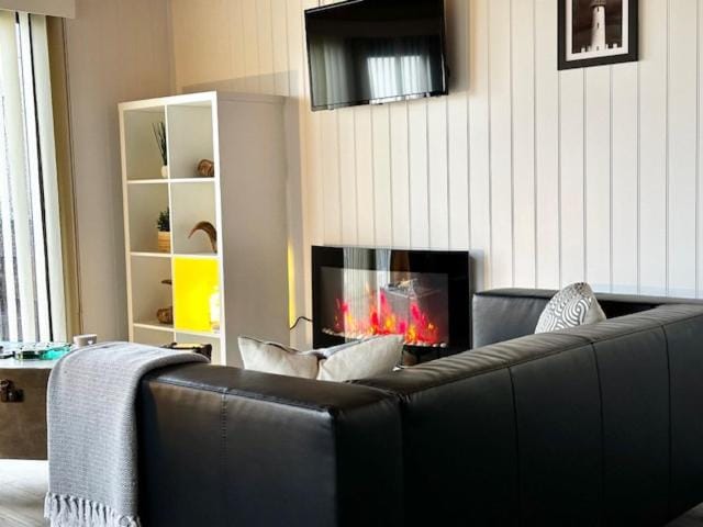 Lodge Cabin with Fabulous Views 2 - Farm Stay Cabin in Scotland