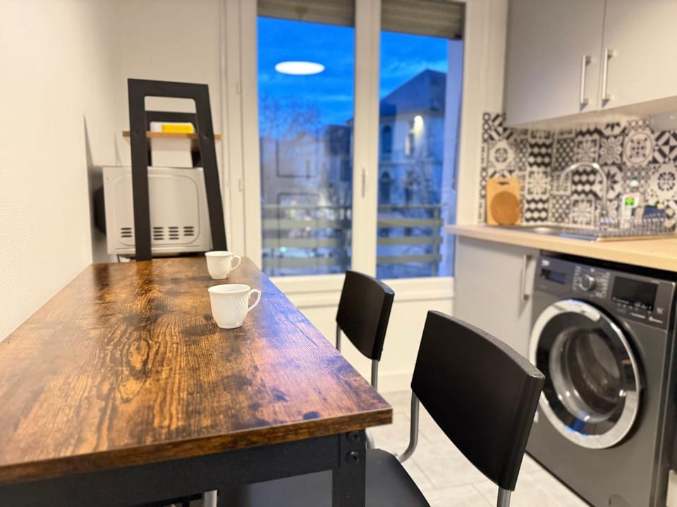 Chambéry Centre - Vue Place & Calme Apartment in Chambery
