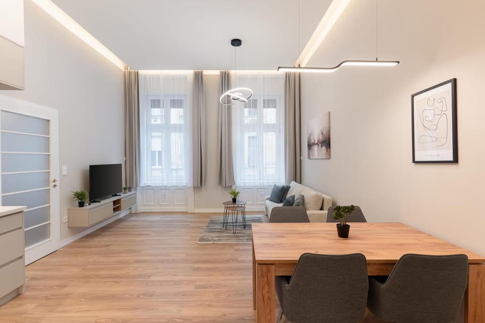 TV and multimedia, Kitchen or kitchenette, Living room, Dining area