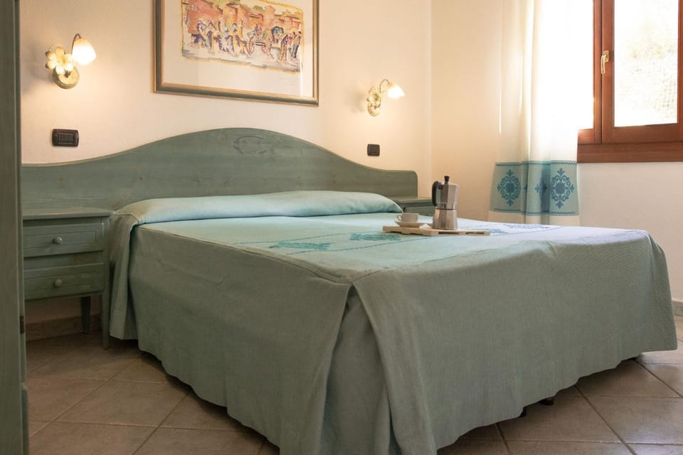 Bed, Decorative detail, Bedroom