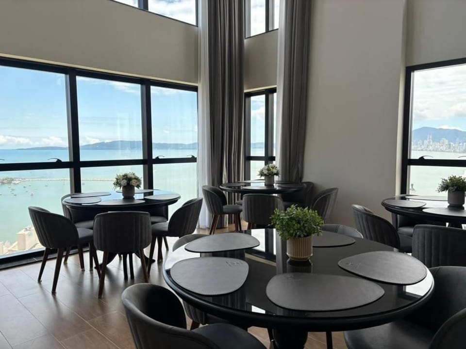 Vista Mar - Suíte, Cozinha Completa, Até 4 pessoas Apartment in Itapema
