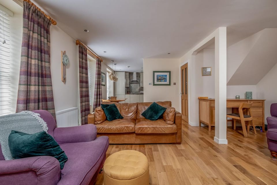 Communal lounge/ TV room, Living room