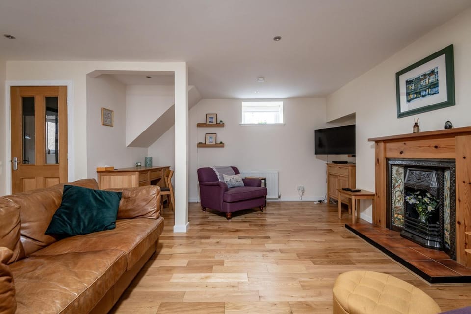Communal lounge/ TV room, Living room