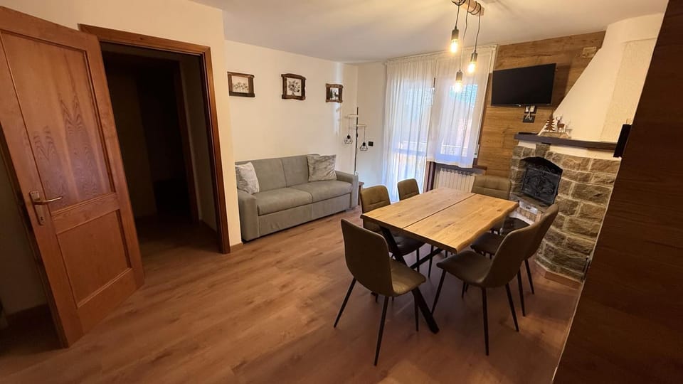 Communal lounge/ TV room, TV and multimedia